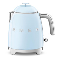 Smeg KLF05PBEU mini rychlovarná konvice, 0,8 l / 3 šálky, 1400 W, styl 50. let, pastelově modrá